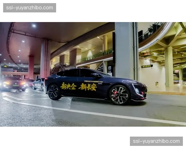 官方接驳车内数字多媒体，出行品牌权益实现场景穿透